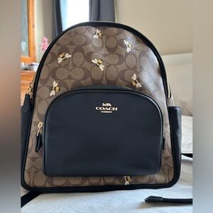 Coach bees print court backpack signature